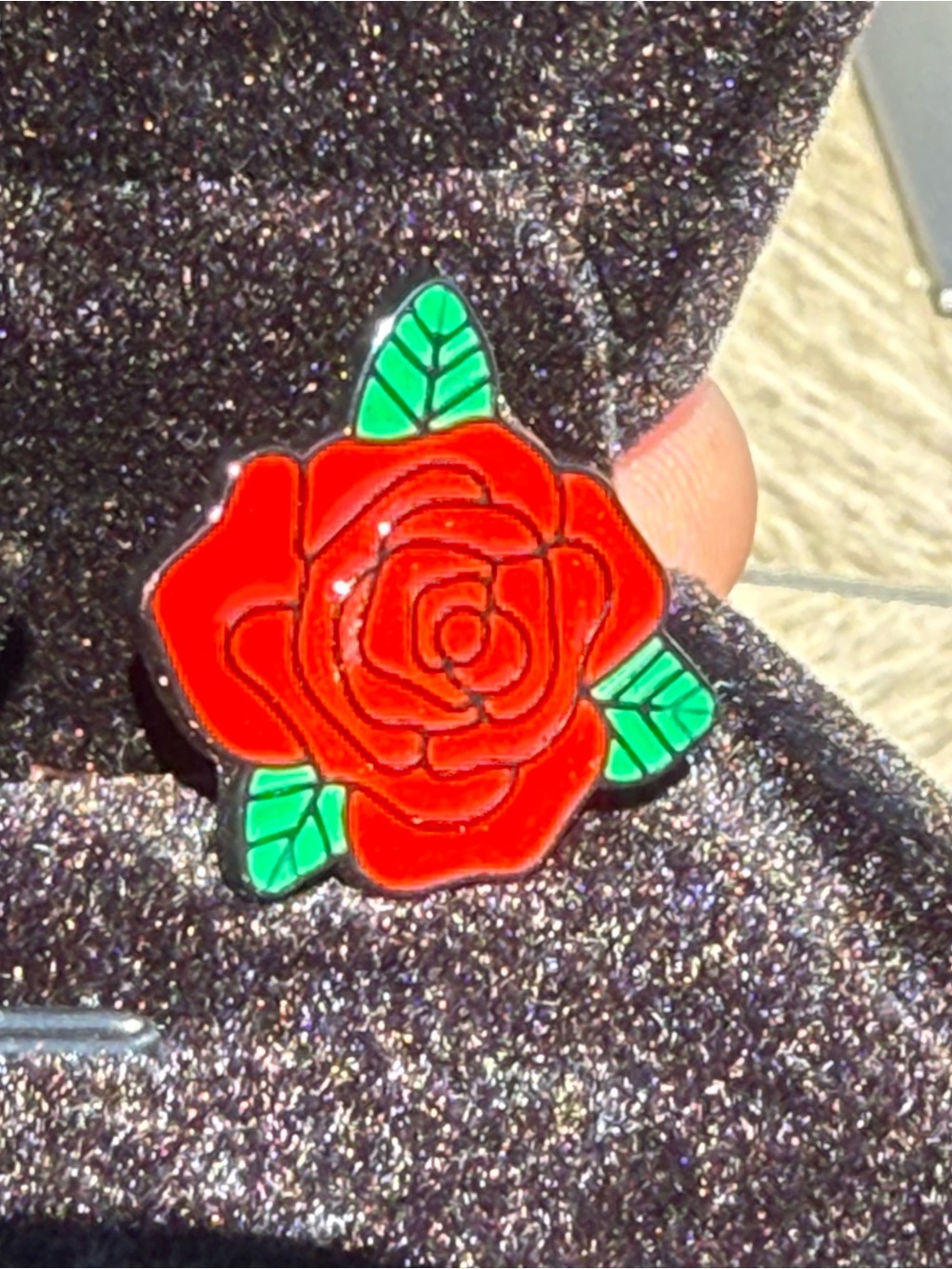 NWT  Red Rose Enamel Pin Brooch - Classic Floral Accent